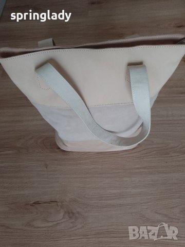 Нова дамска чанта, снимка 1 - Чанти - 37343899