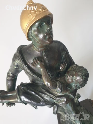 54см-14кг Moreau статуетка/стара френска бронзова скулптура/фигура на пожарникар с момиченце, снимка 6 - Антикварни и старинни предмети - 51320744