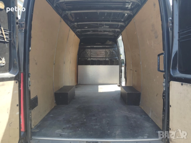 Транспортни услуги със закрит бус.За Бургаска Област