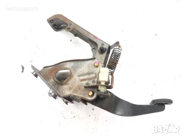 Спирачен педал Toyota Avensis Verso 2.0 D 116hp 1CD