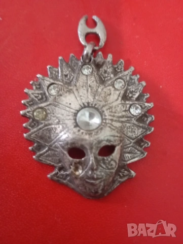 Висулка,медальон