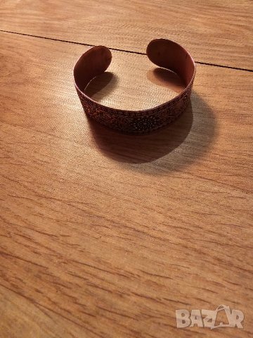 Старинна кована  възрожденска медна гривна с множество орнаменти - майсторка изработка , снимка 2 - Антикварни и старинни предмети - 40566890