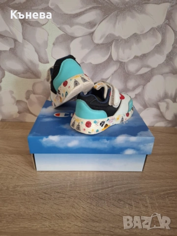 Маратонки, снимка 2 - Детски маратонки - 53485746