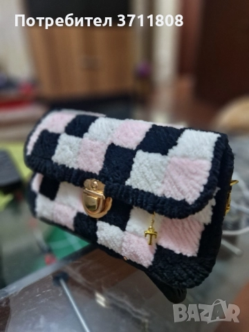 Меки чантички от плюшена прежда , снимка 9 - Чанти - 52128067