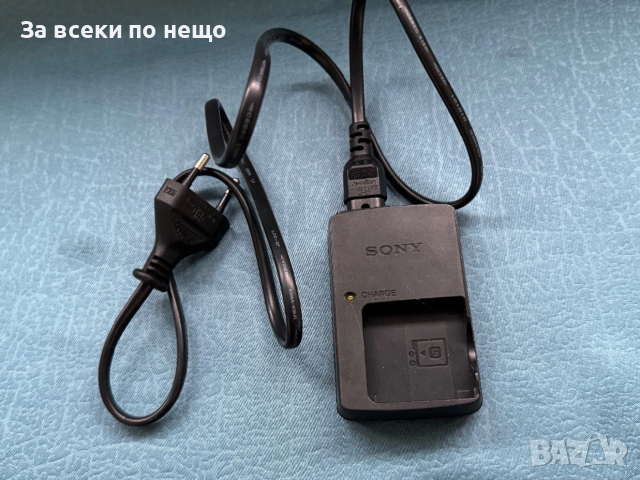 Оригинално зарядно за фотоапарат , Sony BC-CSGBE , зарежда батерии NP-FG1 NP-BG1, снимка 2 - Батерии, зарядни - 53605569