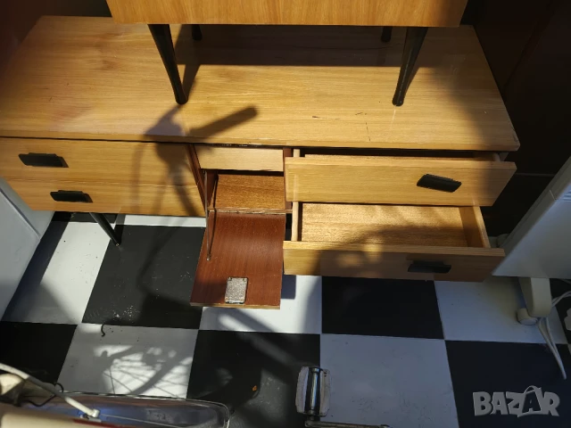 Арт Деко елегантни  мебели светъл боров фурнир и черни акценти, снимка 6 - Шкафове - 50992117