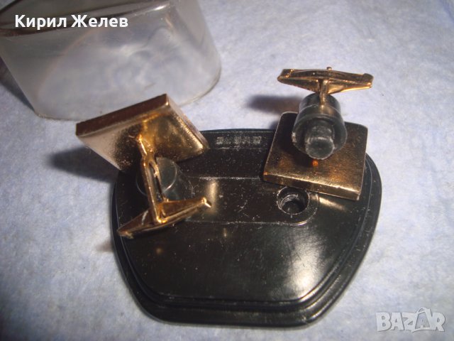 СТАРИ ПОЗЛАТЕНИ ЗЛАТНО ДУБЛЕ БУТОНЕЛИ БРОНЗОВИ - ЗЛАТАРСКА ПРОМИШЛЕНОСТ СОФИЯ с КУТИЙКА 28889, снимка 3 - Антикварни и старинни предмети - 37590403