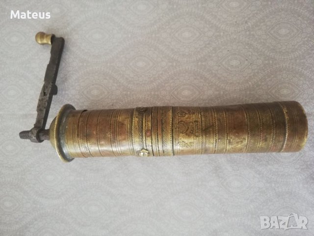 Стара турска ръчна мелница за кафе, снимка 5 - Антикварни и старинни предмети - 37126517