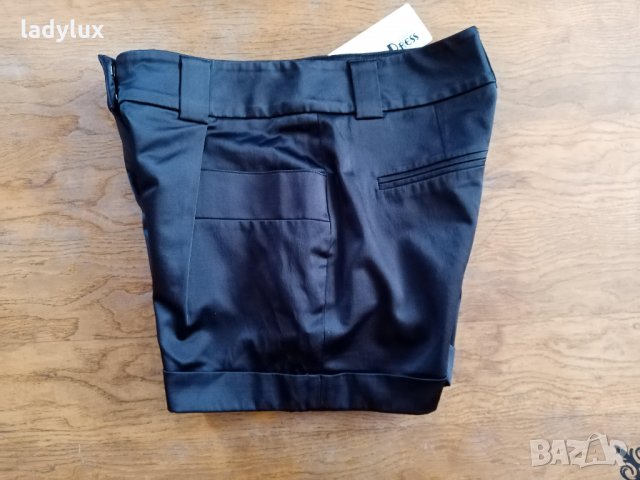 Carry Allen by Ella Singh, Дизайнерски, Размер S. Код 1537, снимка 4 - Къси панталони и бермуди - 35656643