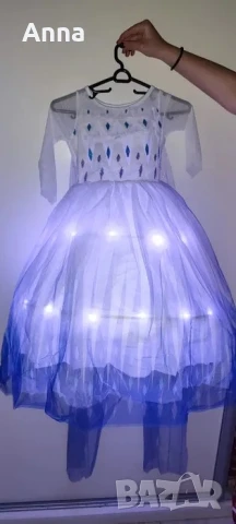 СВЕТЕЩА РОКЛЯ НА ЕЛЗА ОТ ФРОУЗЪН , снимка 3 - Детски рокли и поли - 51363201