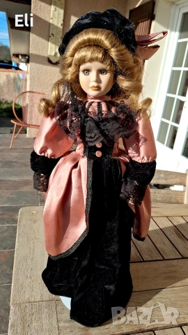 Винтидж порцеланова кукла , колекционерски порцел от Тюрингия