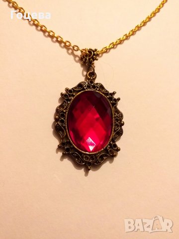 Прелестно колие и медальон с рубинено червен кристал кабошон в цвят антично Злато., снимка 5 - Колиета, медальони, синджири - 27637673