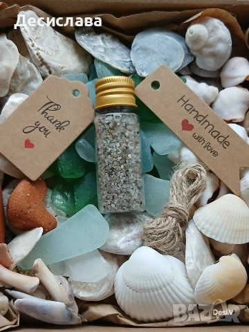 морско стъкло и микс от мидени черупки 