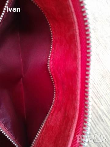 Оригинална дамска чанта Bally Switzerland , снимка 11 - Чанти - 52369429