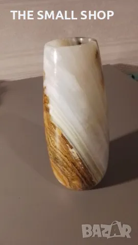 Ваза от естествен камък - мраморен оникс.