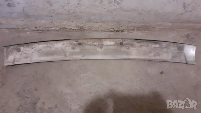 Спойлер багажна врата на Volkswagen Touareg (02-10г.), снимка 3 - Аксесоари и консумативи - 35308341