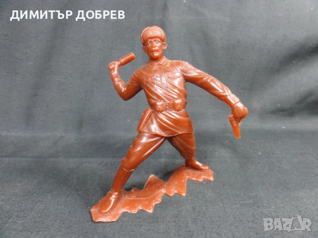СТАРА РЕТРО СОЦ СССР ПЛАСТМАСОВА ФИГУРКА РУСКИ ВОЙНИК ВСВ