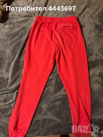 Червен панталон на Найк оригинален, снимка 3 - Панталони - 52915945