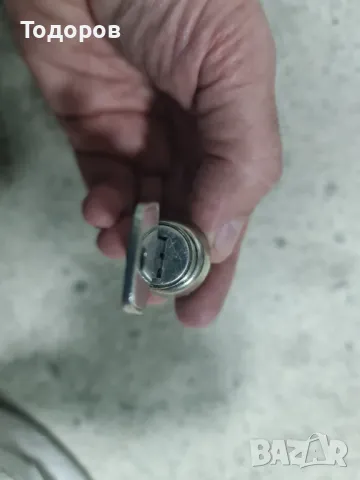 Ключалка и ключ за батерии Bionx, снимка 3 - Велосипеди - 48071019