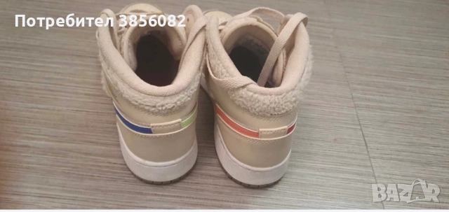 Дамски маратонки Nike Air Jordan 1 Mid GS Fleece Pearl White номер 38,5, снимка 3 - Маратонки - 52774991