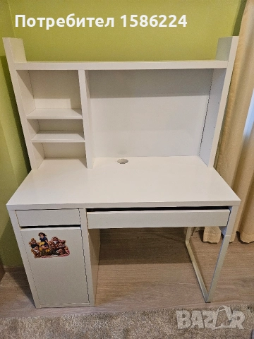 Бюро MICKE с надстройка от IKEA