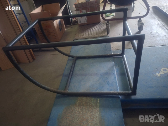 Метална стойка за 208 литрови метални варели, снимка 2 - Друго търговско оборудване - 53592179