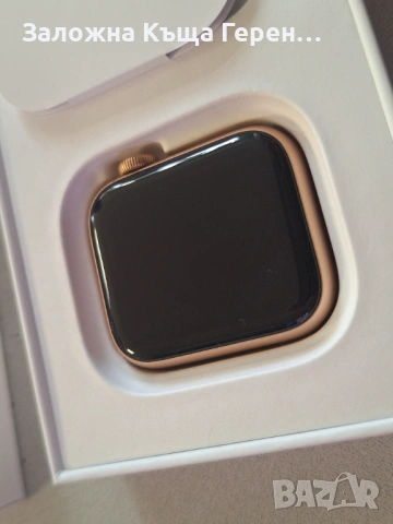 Часовник Apple Watch SE 2, снимка 3 - Дамски - 53605905