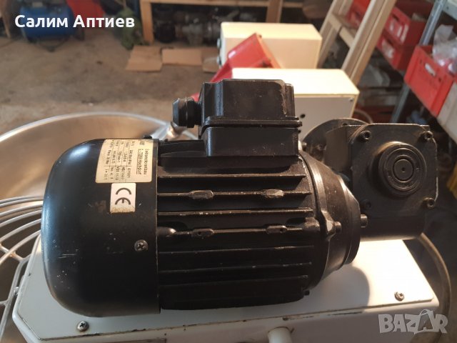 Немски редуктор Bauser, снимка 2 - Електродвигатели - 39632556