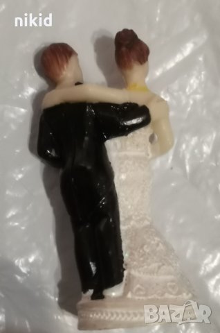 малка Сватбена фигурка на младоженци за връх на сватбена торта ТОПЕР гипсова, снимка 3 - Други - 32793063