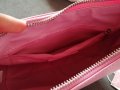 Малка дамска кожена чанта за рамо в розов цвят, снимка 18