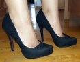 Черни обувки на висок ток , снимка 1 - Дамски обувки на ток - 21505616