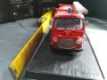 Колекционерски, пожарникарски камиони и коли различни народности и години, снимка 2