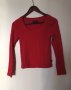 Червена блуза с дълъг ръкав с деколте S размер