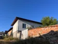 Къща с двор с.Оборище Панагюрище, снимка 1