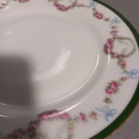 Две прекрасни, ръчно декорирани,  старинни чинии , снимка 2 - Чинии - 43690411