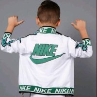 детски екип Nike , снимка 4 - Детски комплекти - 43744548
