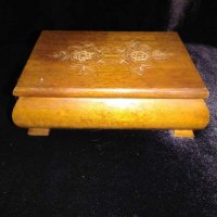 Стара, дървена, колекционерска кутия за бижута, снимка 1 - Колекции - 27639950