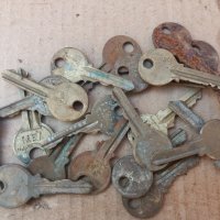 комплект от 20 броя стари ключове - бронзови , снимка 8 - Антикварни и старинни предмети - 36978522
