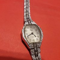 Стар механичен дамски часовник-Лъч , снимка 1 - Антикварни и старинни предмети - 26387950