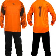 Екип футболен вратарски MAX в оранжево и черно нов. Размери: XL-4XL. Екипите се продават с № 1 или №, снимка 1 - Футбол - 28505119