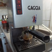 Кафемашина Гаджия оригинална, италианска, работи отлично и прави хубаво кафе с каймак , снимка 1 - Кафемашини - 43500873