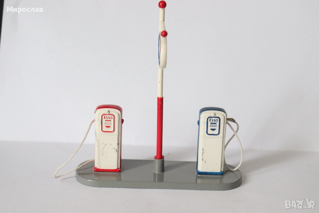 1/43 DINKY TOYS ESSO БЕНЗИНОСТАНЦИЯ КАМИОН МОДЕЛ КОЛИЧКА, снимка 1