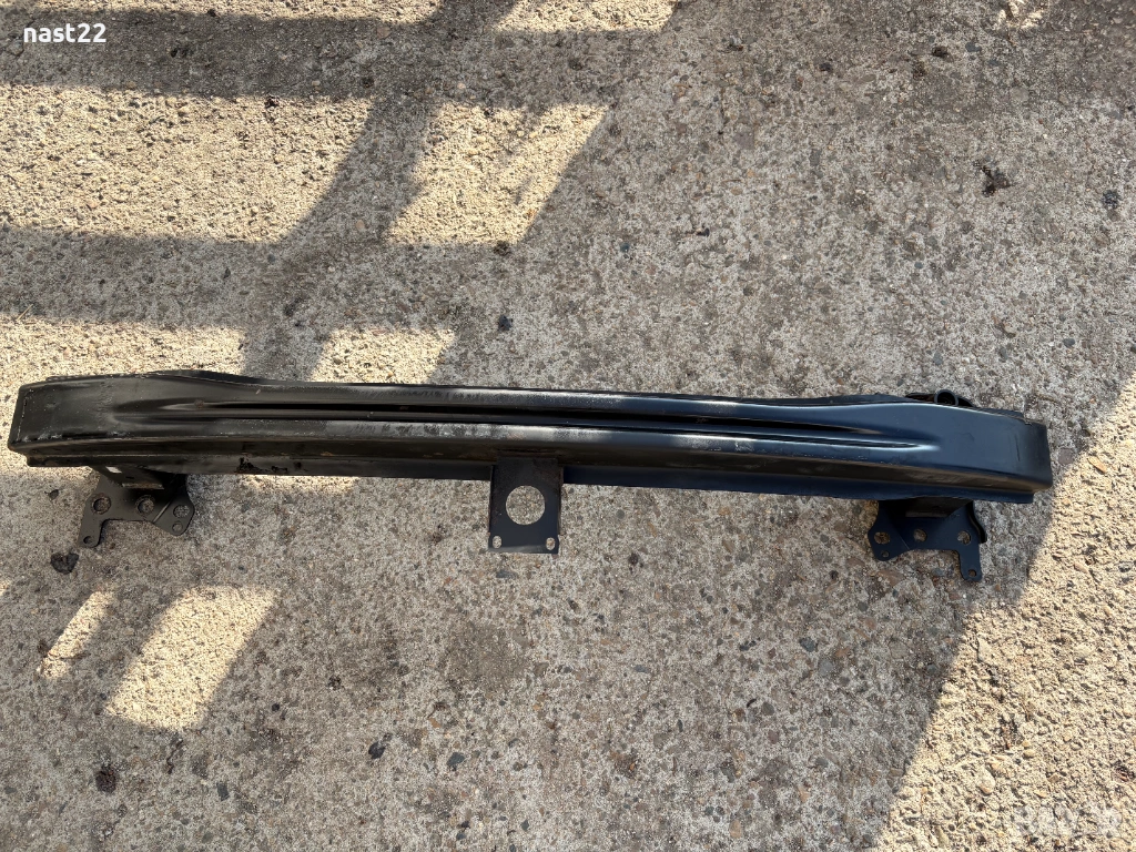 Основа предна броня Фолксваген Голф 5/VW Golf 5, снимка 1