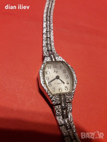 Стар механичен дамски часовник-Лъч , снимка 1