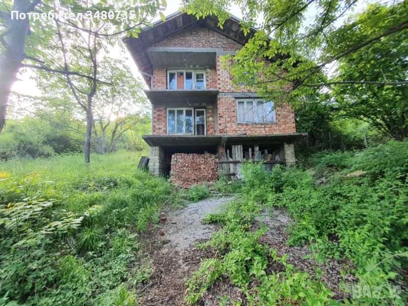 Къща в с Липница 60км от София , снимка 1