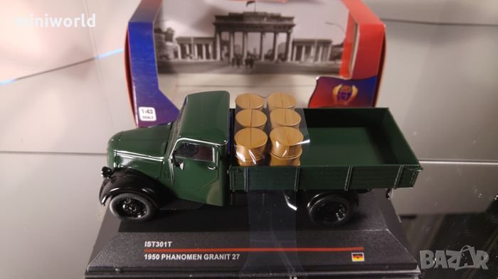 Phänomen Granit 27 1950 Donkergroen - мащаб 1:43 на IST Models модела е нов в PVC дисплей-кейс, снимка 1