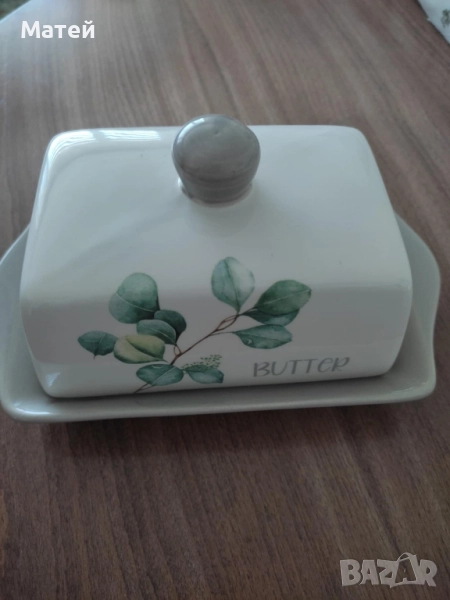 Порцеланова кутия за сервиране на краве масло, снимка 1