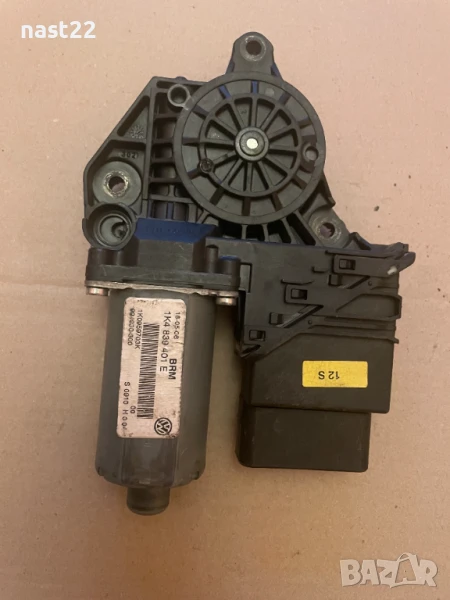 Моторче задна лява врата Фолксваген Голф 5 1KO 959 703 K, снимка 1