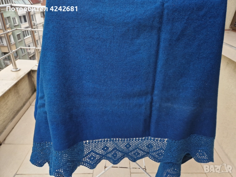 Тъмно синя вълнена покривка за легло, снимка 1