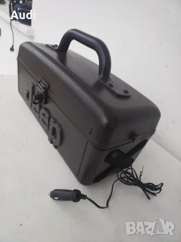 Радио-касетофон и диск на фирмата Roadstar, изработено по поръчка за автомобилната компания Jeep.  С, снимка 11 - Радиокасетофони, транзистори - 44642212